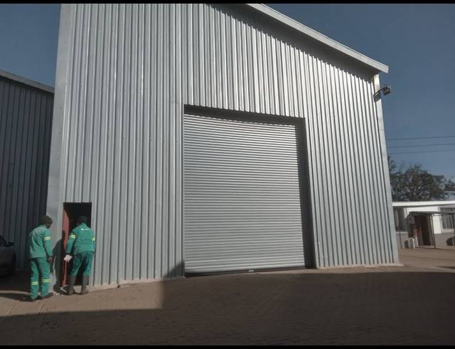 513M² BUILDING TO LET IN APEX